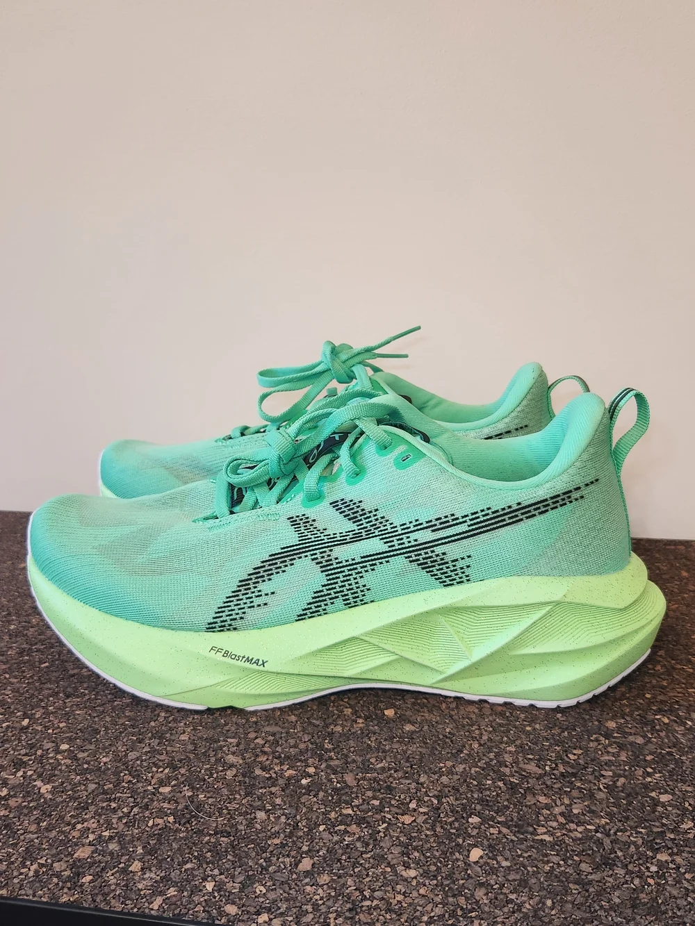 ASICS Novablast 5 Running Shoes Womens Size 9.5